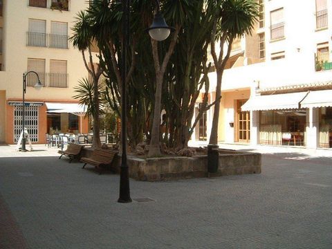 Bar for sale in the heart of Moraira This established catering establishment in Moraira offers an attractive opportunity for entrepreneurs. The bar is fully furnished and ready to use. Its location in the centre of the village is extremely favourable...