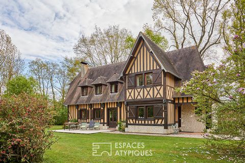 A poucos minutos de Houlgate, no coração da zona rural da Normandia, esta casa de família em Grangues revela um ambiente de vida rural e requintado. Construída num terreno arborizado de 6.000 m2, combina o charme da renovação antiga e contemporânea. ...