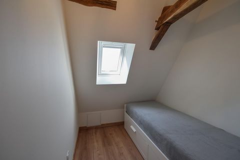 Diese moderne Ferienvilla mit beheiztem Privatpool liegt in einer sehr ruhigen Gegend auf einem großen Anwesen in Saint-Médard-d'Excideuil. Auf dem Gelände gibt es zwei wunderschöne Schlösser und eine Reihe von Ferienvillen. Die Villen sind sehr stil...