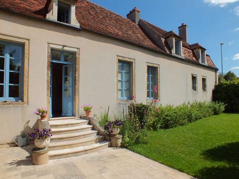 Dpt Côte d'Or (21), à vendre SEMUR EN AUXOIS propriete P15