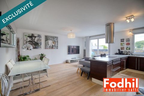 Appartement 4 pièces de 73m² au 4éme et dernier étage avec balcon, cave et parking.