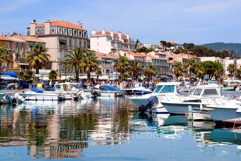 Appartement de Type 3 - de 60 m2 - entièrement rénové - 1er étage - Centre Ville de Bandol - 83150