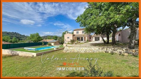ROCBARON : Maison de 164 m² sur un terrain de 2437 m², 5 chambres, garage double de 45 m², piscine...