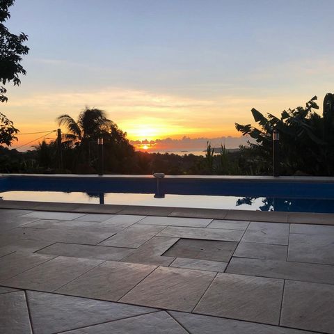 A louer villa de plain-pied avec vue mer et piscine