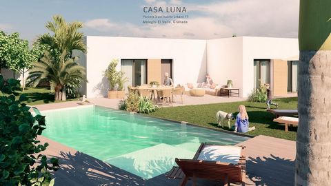 ¿Quieres disfrutar del clima tropical de Granada en el Valle de Lecrín? Aquí tienes una opción preciosa que se entrega llave en mano sobre un solar de casi 600m2. La singularidad principal de esta casa es su distribución en planta baja con un total d...
