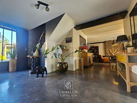 Maison à vendre 7 pièces jardin et piscine SAINTE PAZANNE (44)