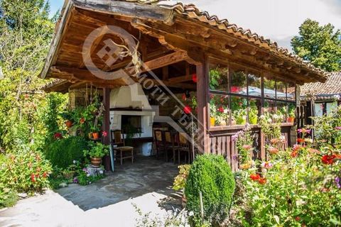 Complejo de Turismo Rural desarrollado, que consta de tres casas unifamiliares con un patio con un área total de 6 acres. En el patio hay: - una piscina para niños y una piscina para adultos, conectadas entre sí con un volumen total de 75m3. - Se ha ...