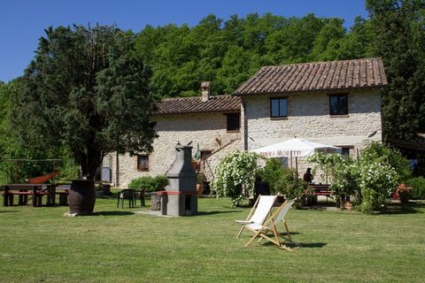 This apartment is in a rustic holiday home, which is situated in a central location, surrounded by hills, in Pietrafitta, Umbria. It has 1 bedroom for 2 people, preferably a couple. Equipped with a refrigerator, TV, and microwave, it has an open plan...