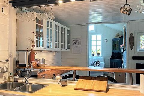 In the beautiful landscape south of Växjö, lies this cozy cottage. The cottage is located about 500m from Lake Ygden but is also close to Åsnen and its lake side archipelago. Åsnen is Småland's third largest lake, but it is not the size that makes it...