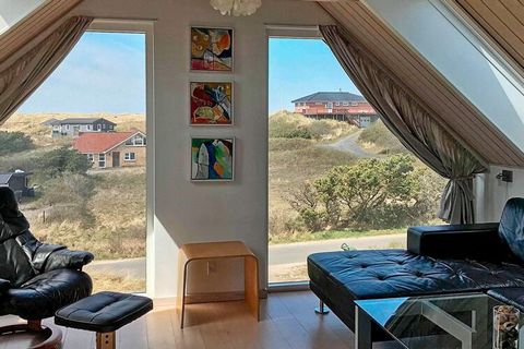 Great views of the North Sea. Spend your holiday in a holiday cottage just a few minutes walk from the mile long white sand beach and the pleasant urban environment. The house is well furnished with a large kitchen/dining area and spacious rooms with...