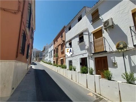 This 232m2 build 4 bedroom townhouse property with a private garage is situated close to the Parque Natural de la Sierras Subbeticas, a beautiful part of Andalucia, in the town of Carcabuey in the Cordoba province of Andalucia, Spain. You enter the p...