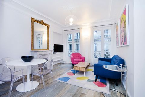 Located on the historic rue de Tresor in the Marais, this design-led luxury apartment is the perfect place from which to enjoy the best of this world-famous district. - Light, bright and open, this gorgeous property offers classic Parisian views over...