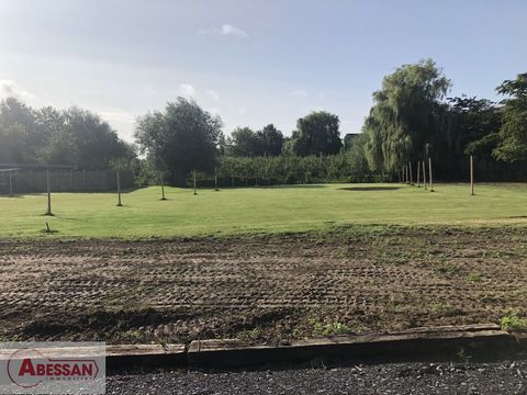 Discover our new offer of building land, serviced and free of builders, 20 minutes from Lille and Tournai and close to the Merignies golf course. Located in the Nord department, this land is located in AUCHY-LEZ-ORCHIES in a calm and warm environment...