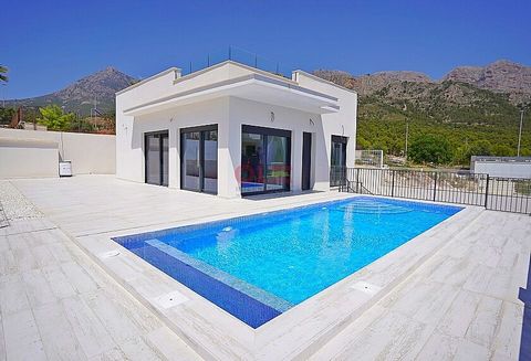 3 bedroom detached villas near Polop and Benidorm . New build villas on one floor with views of the mountains in Polop, near Benidorm and Altea. They have plots of 400 m2 with private pool, solarium, parking on the private plot, garden finished with ...
