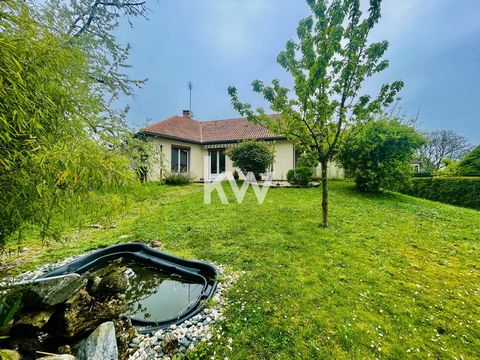 Special announcement: 5 room house for sale in Croutelle We are pleased to present this charming house located in a quiet and wooded area of Croutelle. This pavilion of 113 m² offers a pleasant and family living environment. Features of the house: Up...