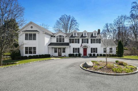 This gracious in town colonial is a hidden treasure. The vintage home has been thoughtfully expanded and updated throughout, seamlessly blending the charm of yesteryear with modern amenities for today's lifestyle. A chefs dream kitchen, with adjacent...