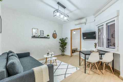 This beautiful and cozy apartment is located near the great Plaza de España, ideal place to share and meet outdoors, one of the main arteries of the city, mouth of the Gran Vía street and very close to the Royal Palace of Madrid, which will not leave...
