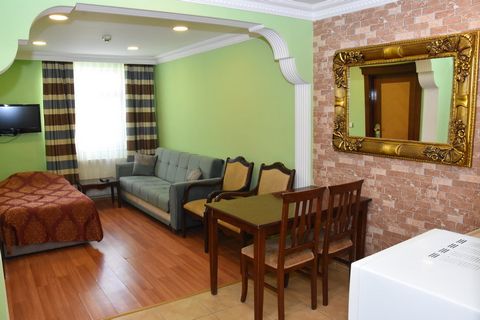Timeks Suite is a boutique hotel located in the centre of Istanbul’s old-city Sultanahmet. Literally 5 minutes walking distance from the Blue Mosque, Hippodrome of Constantinople, St Sophie Museum, The Basilica Cistern, and Sultanahmet Tramway statio...
