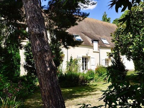 78760 JOUARS-PONTCHARTRAIN - HOUSE of 210 M2 - 6 BEDROOMS - GARDEN 1600 M2 - LES MOUSSEAUX DISTRICT - Efficity, the agency that estimates your property online, offers you this 210m2 house belonging to the same family since the 18th century, located i...