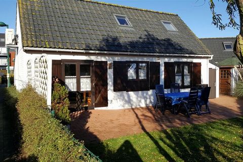 N108 - Looking for a relaxing holiday in a quiet holiday resort with your pet? Then this property is perfect for you. Holiday home with 3 bedrooms for a maximum of 6 pers. There is a sunny garden around the house, perfect for BBQing and the communal ...