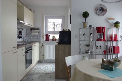 The modern and high-quality furnished 3-room holiday apartment is centrally located near the center of Wilhelmsfeld on the mezzanine floor of a 2-family house. The 2nd apartment is occupied by the house owners and landlords (family with 2 children). ...