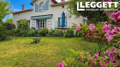 A28791GJP24 - In the highly sought-after bastide of Eymet and within walking distance of all amenities, this stunning family or holiday home features a nicely established and colourful garden, four/five bedrooms, a recently fitted kitchen, dining roo...