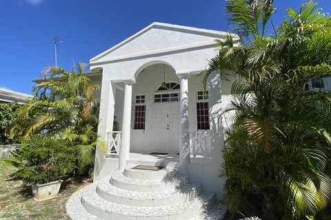 Located in Mount Standfast. Charming 4 bed, 3 bath home located in the well established neighbourhood of Mount Standfast Plantation, just 5 minutes from the beach and all amenities of Holetown. The home is 3,200 square feet and sits on approximately ...