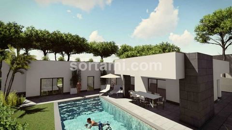 Plot of land with an approved project to build a house This land has a total area of 880 m2 and has an approved project for a modern- and sophisticated house, single storey, with four bedrooms and designed shaped as an 