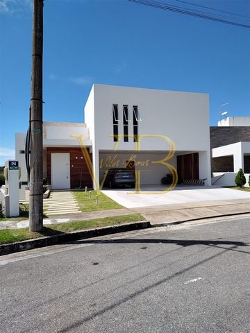 This residence is located in the Garça Torta neighborhood, within the Atlantis condominium, one of the most renowned in the state, which offers green areas for walking, squares, a chapel, a party hall, tennis courts, a multipurpose court, a soccer fi...
