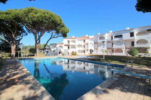 Cozy apartment with one bedroom plus one extra made in Quarteira. This apartment is a true jewel, with a spacious and functional entrance hall, two comfortable bedrooms, one bathroom and an open space kitchen. Furthermore, this apartment offers comfo...