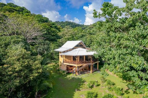 Live in harmony on this stunning 2.5-ha ocean-view Panama nature retreat near Playa Venao. The 2-bedroom, 2-bathroom home was built in 2015 and overlooks the National Wildlife Refuge of Isla Canas, the world-renowned Olive Ridley (Lepidochelys olivac...