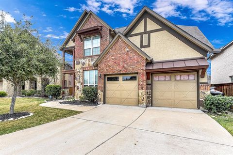 Gorgeous Ashton Woods home in highly acclaimed master planned community of Lakes of Bella Terra, on large cul-de-sac lot. Beautiful stone, stucco, brick elevation, balcony & front porch. Separate dinning area and study room which can be used as 2nd b...
