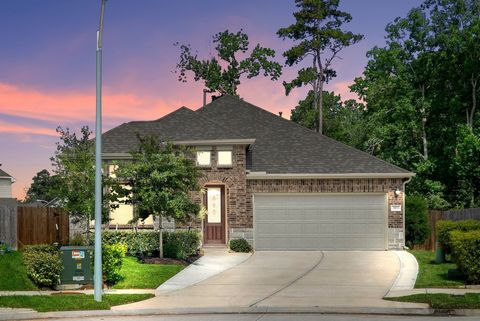 Welcome to 2933 Grand Hawthorn Road in the master planned Imperial Oaks community, zoned to Conroe ISD! This charming home boasts 3 bedrooms, 2 full baths, and a 2-car garage. Upon entering, you're greeted by high ceilings and impeccable finishes. Th...