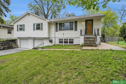 Lisa Marie Zimmerman, M: ... , ... , ... - District 66 3 bed 3 bath raised ranch in Armbrust Rockbrook westside neighborhood. Nicely updated including fresh paint throughout upstairs & new driveway. Large fenced yard with shed in the back. Perfect op...