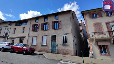 FURNISHED FLAT ! In the heart of the town of Tarascon-sur-Ariege, in a small, well-maintained condominium. Fully furnished apartment type three with a nice open view. It consists of an entrance, a large living room with open-plan kitchen, two bedroom...