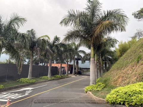 For Sale Country Lot 3000 m2 Residential Condominium in Dapa! Lot for sale in exclusive Condominium in Dapa, Km 7, with an excellent location near prestigious schools and only 15 minutes from Cali, Colombia. It offers a spectacular view of Cali and t...