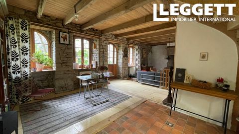 A29642JAM22 - A rare opportunity to buy a large, stone house in the centre of a busy village with the added bonus of a beautiful secret garden, straight from the story books. A short drive from the medieval town of Moncontour this village has a villa...