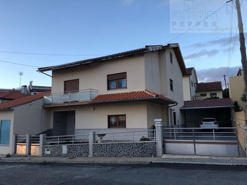 Charming house located in the town of Vimioso, close to the Spanish border. This house offers two separate accommodations on a plot of just over 400m2. The main accommodation is described as follows: four bedrooms, an office, a kitchen open to the li...