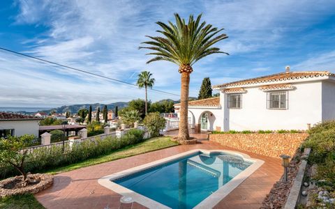 Charming villa with private pool and large garden located in the residential area of Cortijo San Rafael on the road from Nerja to Frigiliana. Designed on two floors plus a garage. The ground floor is distributed in a fully fitted kitchen with direct ...