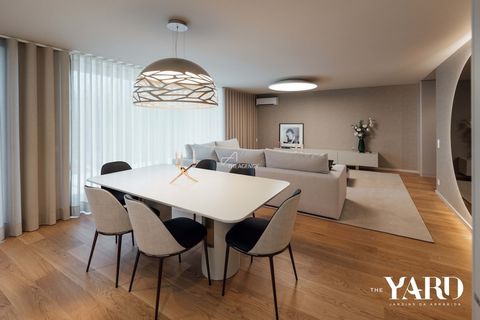 **Discover the New Development in Jardins da Arrábida: The YARD NEXT** Welcome to The YARD, where sustainability, exclusivity, and a family-friendly environment come together to offer a dynamic and elegant lifestyle. **A Space Just for You** Enjoy a ...