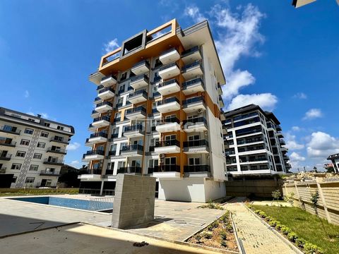 Apartment for Sale in a Single Block Site with Pool in Alanya Avsallar The apartment is in Avsallar, home to the beautiful nature of Alanya. Avsallar is both an agricultural and tourism resort, which includes greenhouse gardens as well as luxury hote...