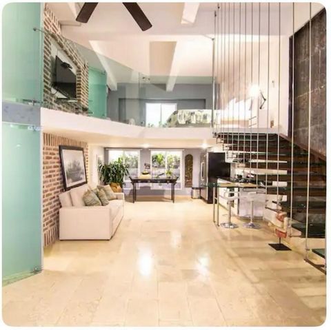 Espectacular apartamento totalmente amoblado y en operación para rentas cortas con alto posicionamiento en Airbnb, excelente ubicación en el centro amurallado de Cartagena, cerca de los principales sitios de interés de la ciudad. Features: - Air Cond...