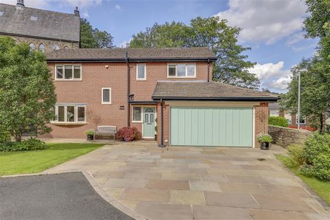 A fantastic 4 bedroom detached family home, beautifully presented and well maintained throughout. Outstanding styling and décor, great garden spaces, gorgeous living areas and bedrooms, high spec Kitchen and excellent bathrooms. This is a simply fant...