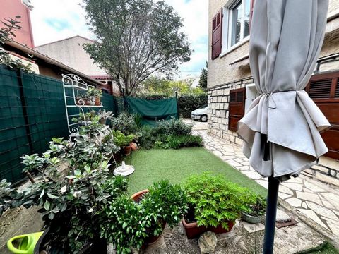 Nathalie Jonniaux de private properties.com ofrece a la venta este bonito y tranquilo apartamento, sin vecinos, orientado al sur, de 50 m2, un jardín privado de 40 m2 y un lavadero colectivo. Está ubicado en el nivel del jardín de una casa en el sect...