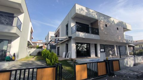 In the Women's Beach Neighborhood, 5 minutes to the beach (Walking) 5 minutes to Kusadasi city center (by car) It is located just 350 meters walk from the world-famous Ladies Beach Beach. Some of the features of our villa, which has a location where ...