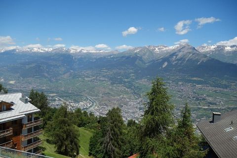 Relax in this warm and welcoming chalet, perfect for families seeking a peaceful retreat in the mountains. Located in Veysonnaz, Switzerland, this spacious chalet accommodates up to 10 guests and offers stunning views of the valley. Enjoy the cozy li...