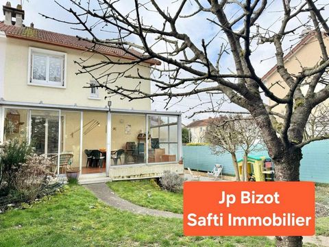 Maison en bon état proche centre ville, séjour double 3 chbs vaste véranda