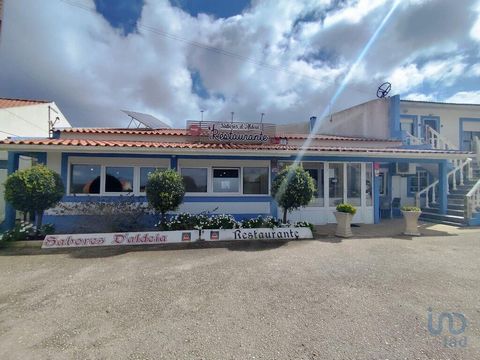 Vivenda T3 + Restaurante + Comercio , situado na Estrada Nacional 115 em Painho. Composta por 3 frações: comercio, estacionamento e habitação. Habitação ( 1º andar) : Moradia T3 - Sala de estar ( 18.55m2) - Cozinha e sala de refeições ( 29m2) - 3 Qua...