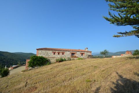 Mas avec vue panoramique sur 46.5 hectares!