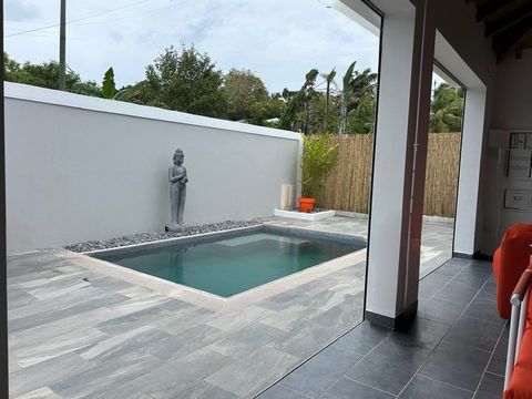 Maison plain pied, meublée, piscine à vendre 3 pièces SAINTE ANNE (971)